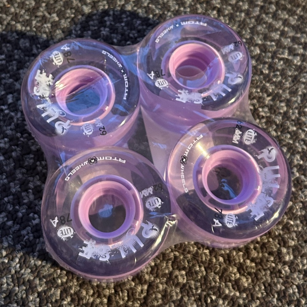 Pulse Lite Wheels by Atom Wheels in lilac 62mm 78A, set of 4